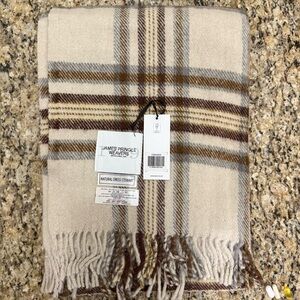 JAMES PRINGLE WEAVERS NATURAL DRESS STEWART BLANKET WITH FRINGE CREME/BROWN